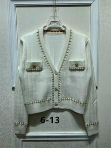 Chanel Women's Sweater 81